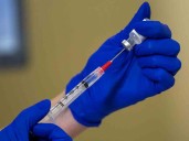 Urgen a acelerar vacunación en México