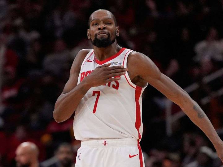 Kevin Durant llega a los 31.000 puntos en su carrera en la NBA