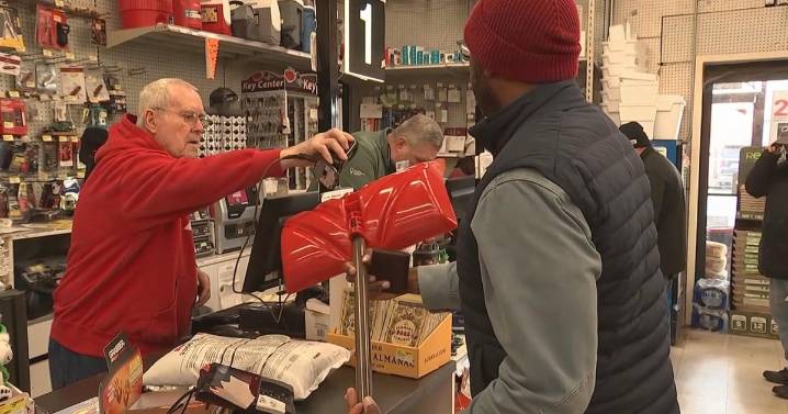 Snow preps underway in Philadelphia and New Jersey: "The panic has not set in yet"