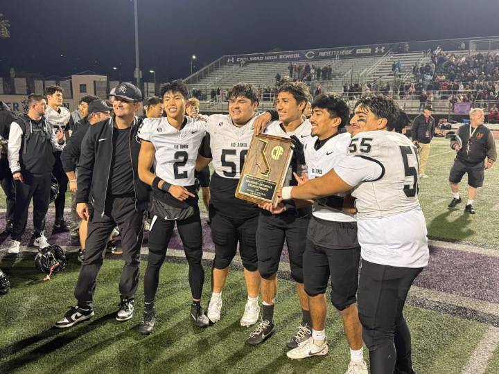 Rio Hondo Prep holds on to beat Santa Fe Christian for the Division 2