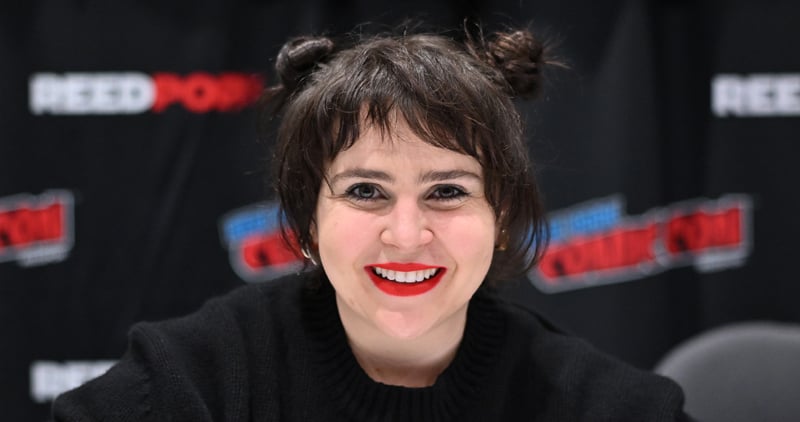 Is Mae Whitman Single or Married? Hallmark’s Newest Actress Is Dating a Former Co-Star! | Carlos Valdes, Dating History, Hallmark Channel, Mae Whitman | Celebrity News and Gossip | Entertainment, Phot