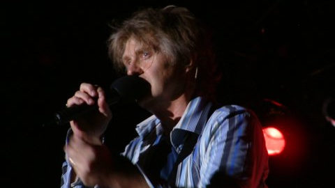 Tom Cochrane Will Attempt to Get Mennonites to Sing Along to Rock Songs Tonight