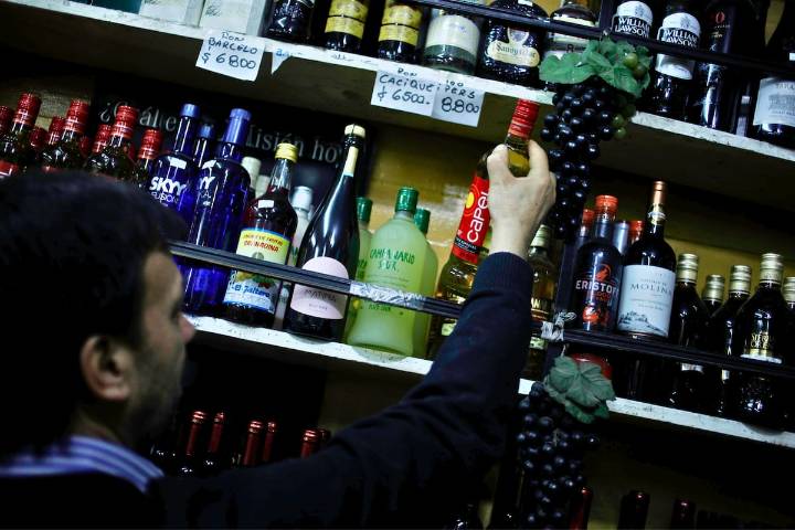 ¿Hay Ley Seca este domingo por las Elecciones 2025? Cómo funcionarán las botillerías en todas las regiones