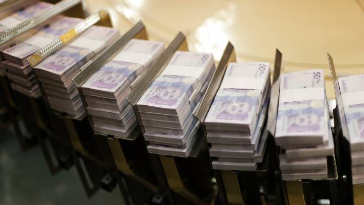 Inteligencia artificial pronostica el aumento del salario mínimo para el 2026; ¿en cuánto quedaría?