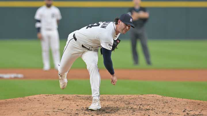 Tigers bring back Kyle Finnegan on two