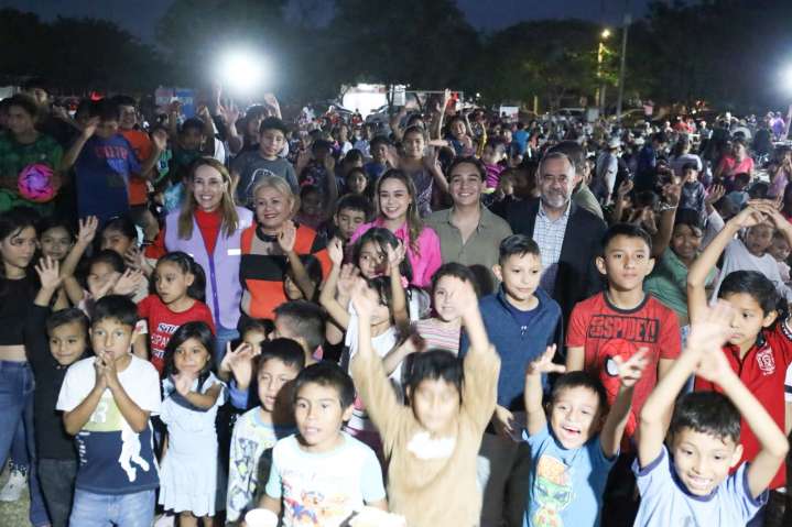 Posada navideña lleva alegría a más de 460 niñas y niños de la colonia Esfuerzo Popular.