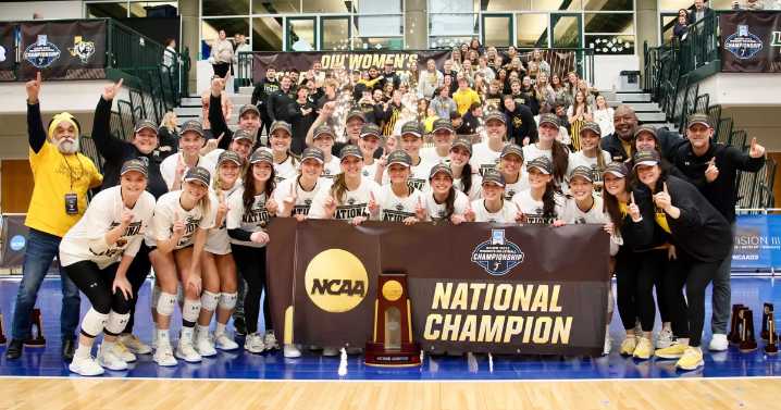 UW Oshkosh volleyball wins DIII championship for first title in program history