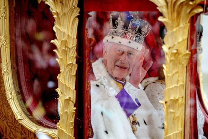 Four people arrested after food was thrown at Britain's Crown Jewels