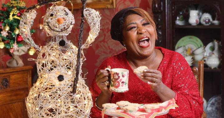 Chef's 7 simple tips to keep Christmas dinner stress-free as Brits opt for alternatives