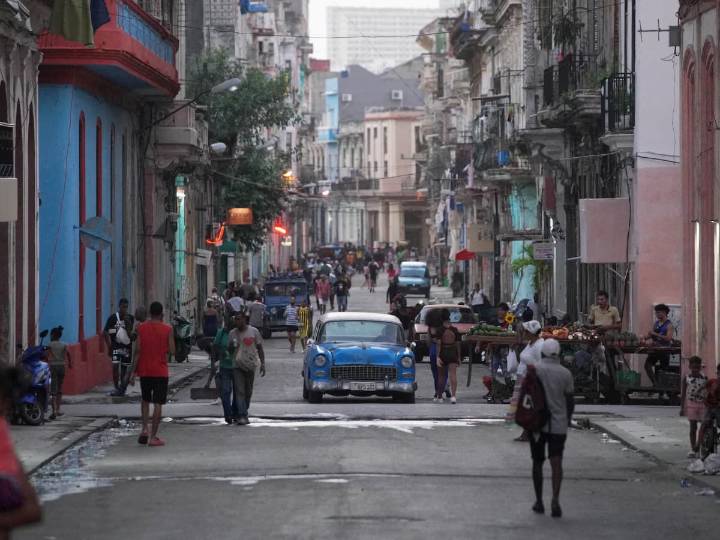 Exministro cubano Alejandro Gil es condenado a cadena perpetua por espionaje