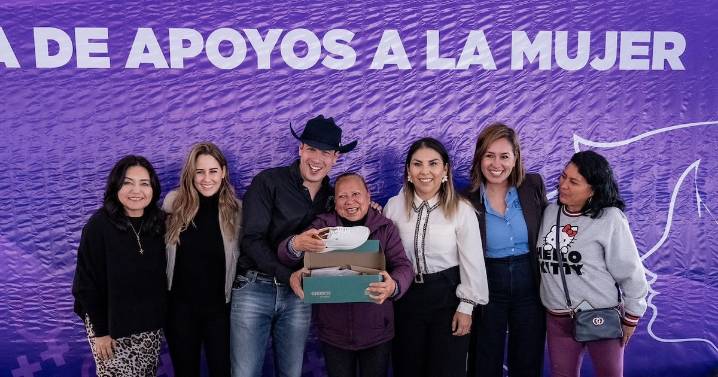 El Marqués refuerza apoyo a la salud y economía de las mujeres con entrega de cobertores y calzado