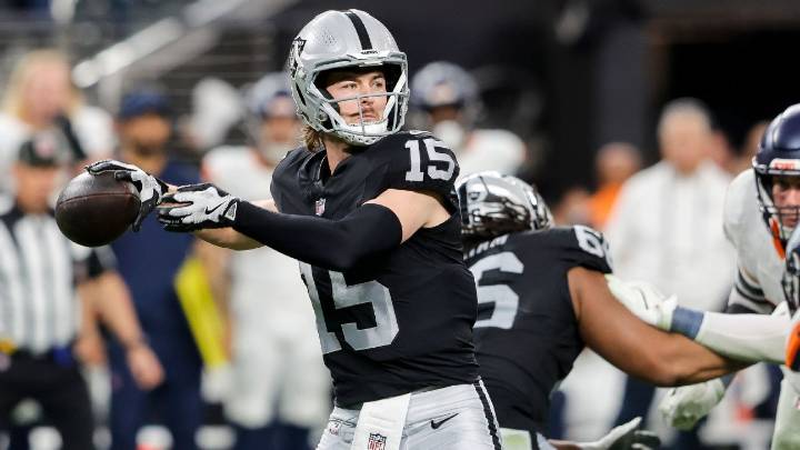 Sources: Pickett likely to start for Raiders with Smith hurt