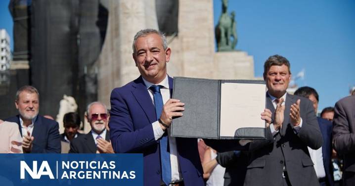 Autonomía municipal para Rosario: Javkin "ponele firma a la concreción de un sueño que tiene más de un siglo”