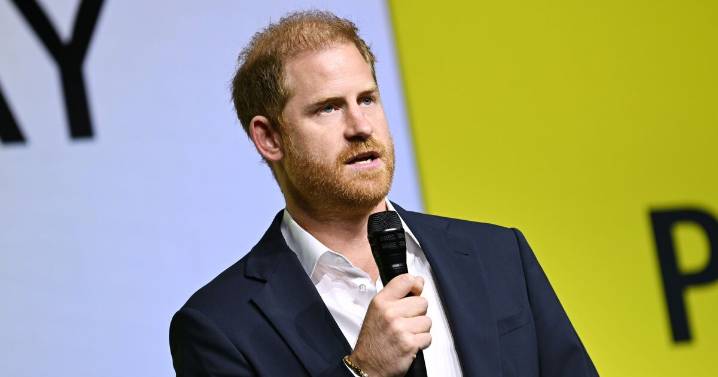 Expert spots clue Prince Harry is plotting 'return to royal duties'
