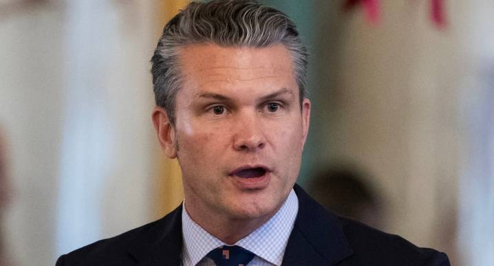 Estados Unidos: Pete Hegseth respalda al almirante a cargo del polémico ataque contra embarcación en el Caribe | Venezuela | Frank Bradley