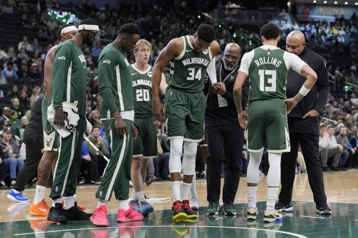 Fantasy basketball hot topics of the week: Giannis-less Bucks, ‘Commander’ Raynaud and more