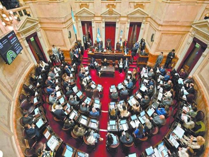 Reforma para ampliar derechos laborales avanza en el Congreso