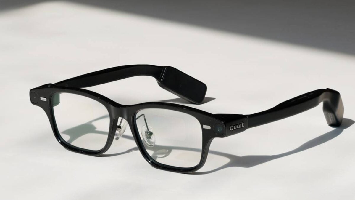 These Smart Glasses Cordially Invite You to Lug Around an Extra Battery
