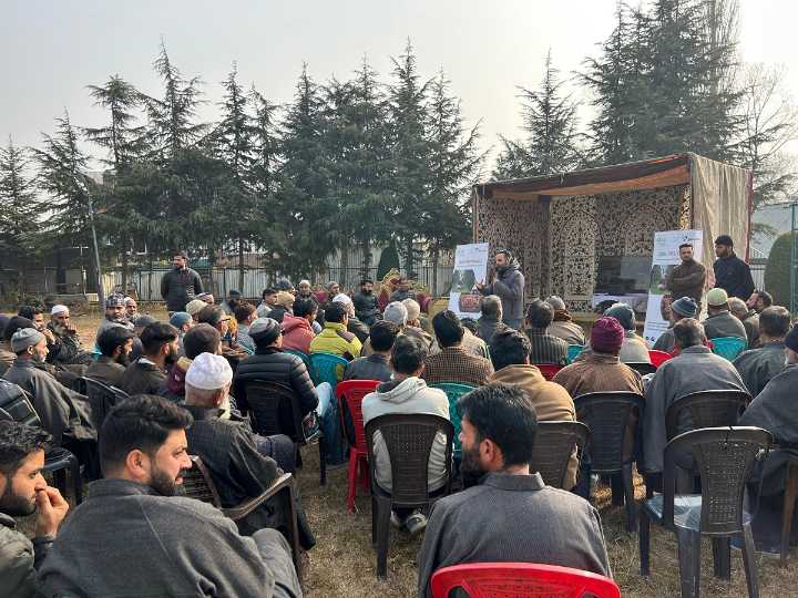 Qul Fruits, J&K Bank Hold Awareness Drive On High