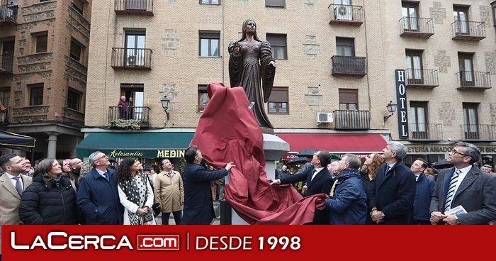 La ciudad de Toledo salda la deuda de gratitud con María Pacheco con la inauguración de una escultura frente al Alcázar