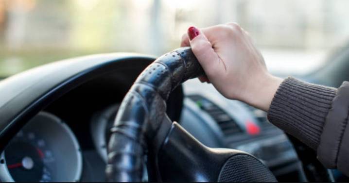 Thousands of drivers in England decide to 'give up' on their driving licences