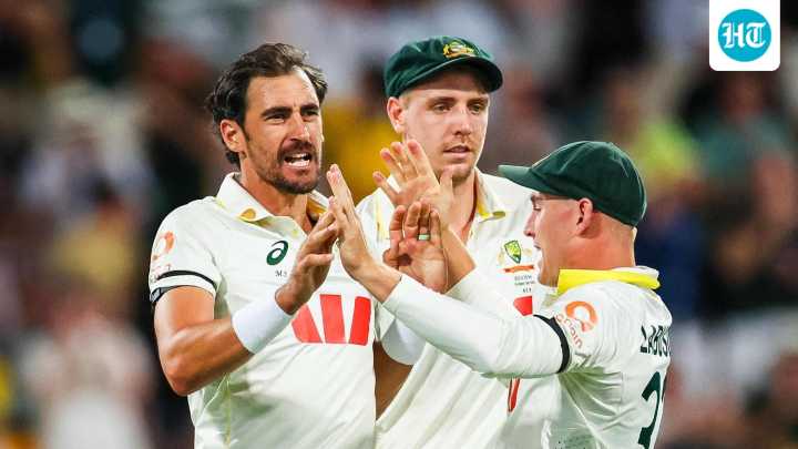 Wasim Akram can't keep calm after Mitchell Starc breaks his world record