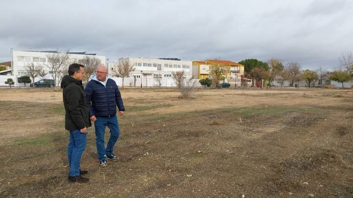 El Ayuntamiento de Albacete cede a Aguas Nuevas este solar municipal de 5.500 metros cuadrados para construir una residencia de mayores