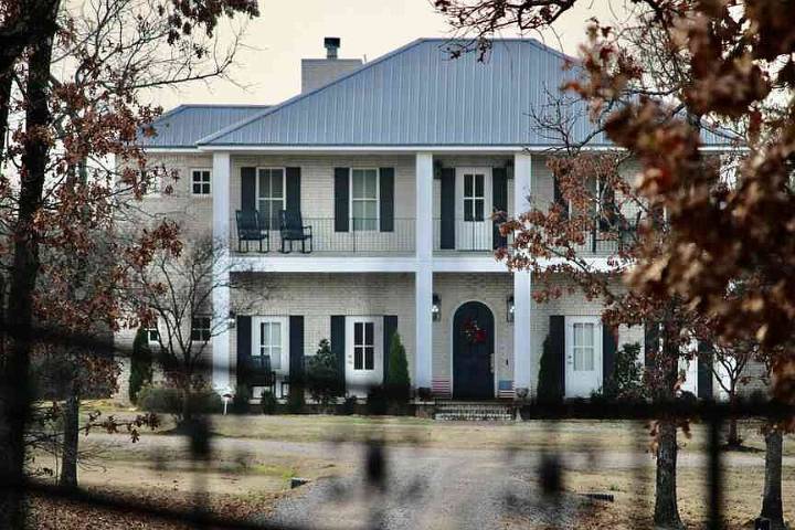 Sebastian County Sheriff’s Office: ‘No danger to public’ after mother, 2 children found inside Bonanza shot dead