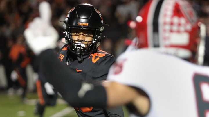 Kent State football team signs 19 new players after comeback season