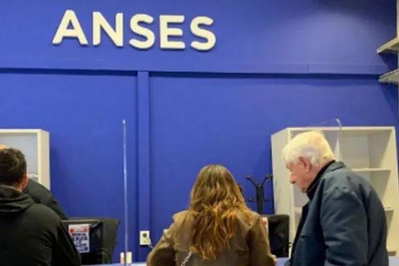 ANSES pagará bono de $70.000 y medio aguinaldo a jubilados y pensionados
