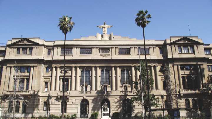 Ranking de las mejores universidades de América Latina: PUC sube y U. Chile cae