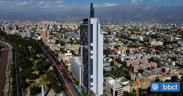 Revelan que una empresa estatal ofertó por la Torre Telefónica: valor partiría en los US$52 millones
