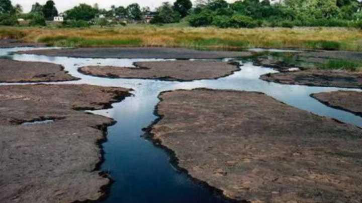 Presidente Maduro aprueba plan para explotación del lago de asfalto en el estado Sucre