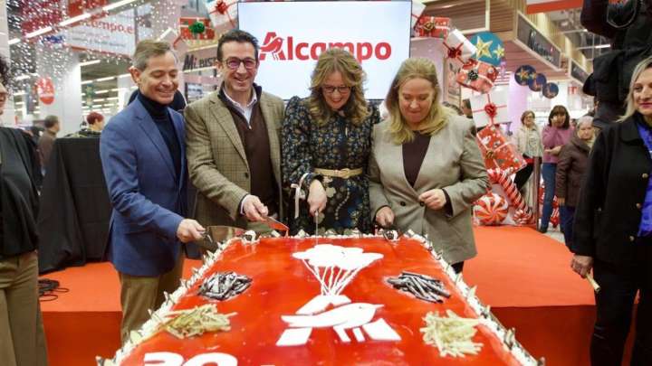 Alcampo Burgos cumple 30 años como referente en Castilla y León: “Es mucho más que un lugar para hacer la compra”