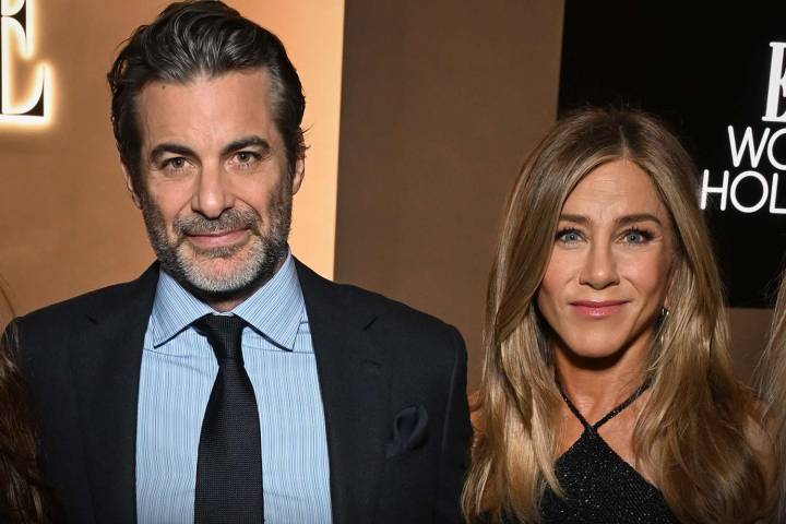 Jennifer Aniston Planning Holiday Trip with Boyfriend Jim Curtis (Exclusive Source)