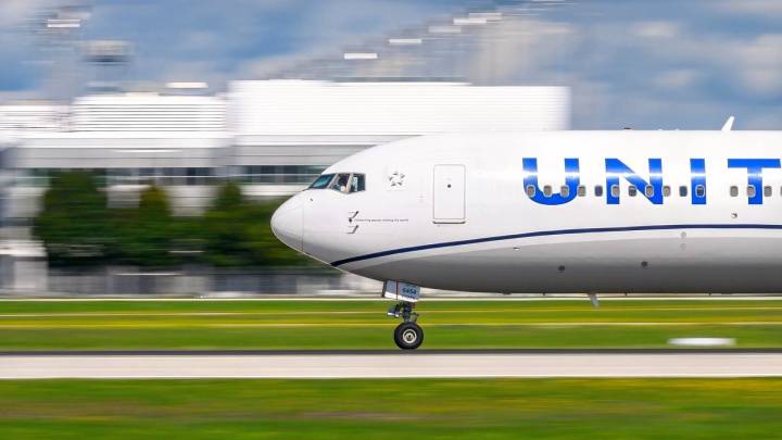 Where United Airlines Is Flying Its Very Low