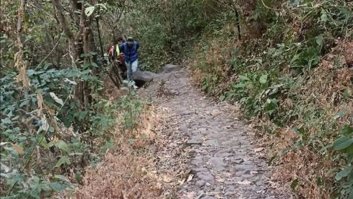 Localizan sanos y salvos a tres jóvenes extraviados en cerro Colorado de Zacapu