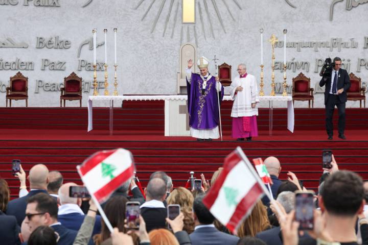 Pope Leo sends message of support to southern Lebanon on final day of his foreign trip