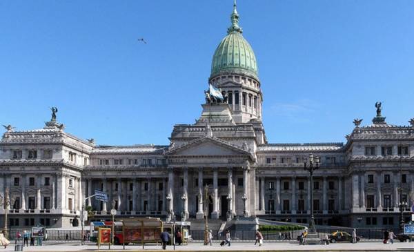 El Gobierno oficializó el pedido de sesiones extraordinarias