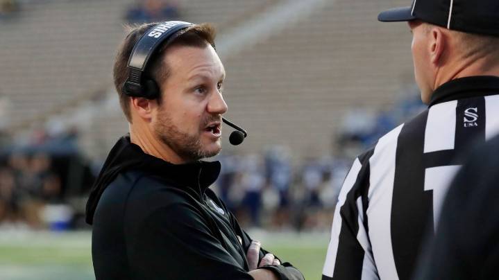 Arkansas hires Ryan Silverfield from Memphis as new coach after 2