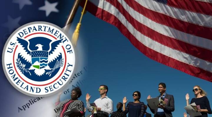 Hacían fila para jurar como ciudadanos de EE. UU., pero USCIS les dijo que NO debido a sus países de origen