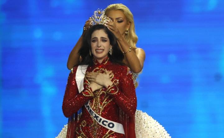 Miss Universo expresa su apoyo a la comunidad de inmigrantes a su llegada a Nueva York