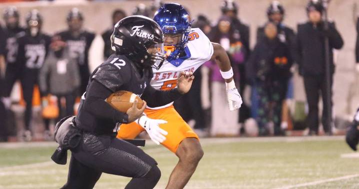 Fenwick makes the big plays it needs to knock off East St. Louis and win Class 6A title