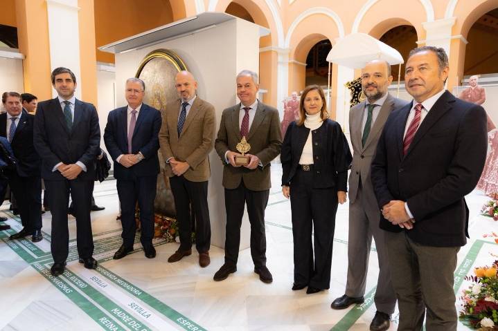 El Ayuntamiento acoge la muestra “Rocío de Sevilla. 75 Estrellas” hasta el 16 de diciembre