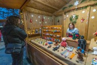 «Está preciosa»: vecinos y visitantes alucinan con la decoración navideña de Torrelavega