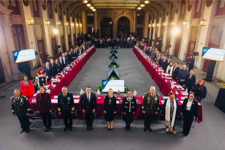 Gobernador de BCS respalda nuevas directrices de seguridad y protección civil anunciadas por Sheinbaum