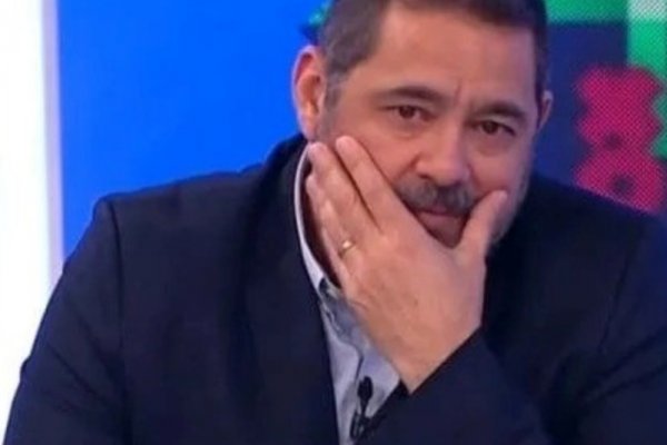 Traverso apuntó contra Úbeda por la ausencia de Cavani en Boca: "O estás o no estás"