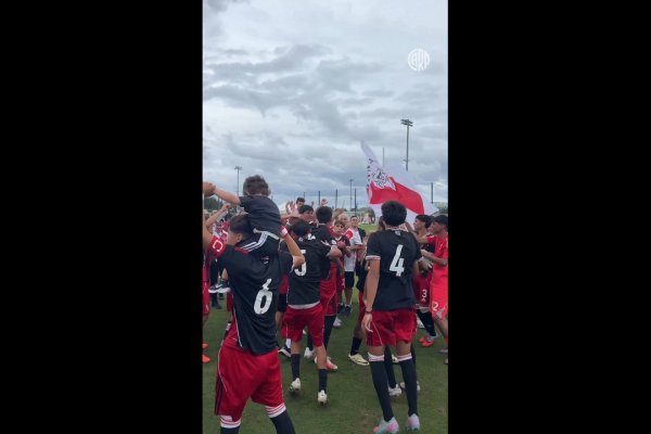 River le ganó 3 a 1 al Chelsea jugando un fútbol de alto vuelo y está en la final de la Messi Cup