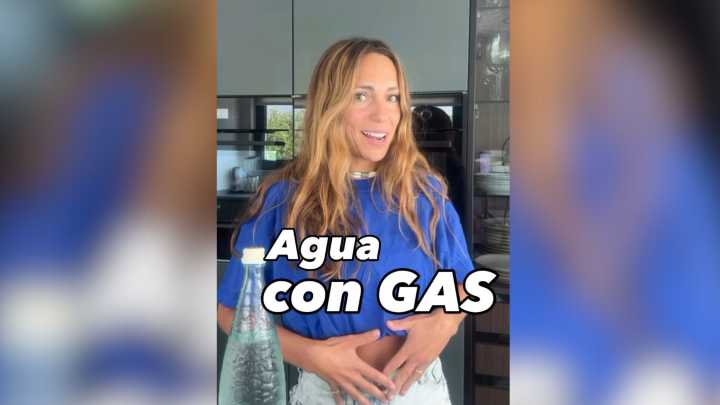 Blanca García-Orea, nutricionista: "El agua con gas puede ayudarte a disminuir la hinchazón abdominal, sin embargo, más de uno sí que nos puede aumentar la sensación de gases"