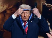 Donald Trump recibe el primer premio FIFA de la Paz